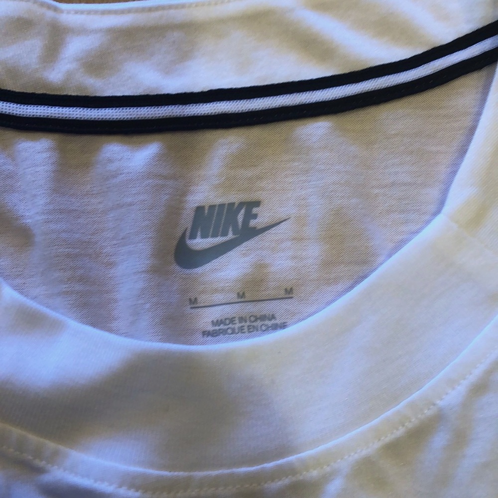 NWT Nike Athletic Top - Picture 3 of 8